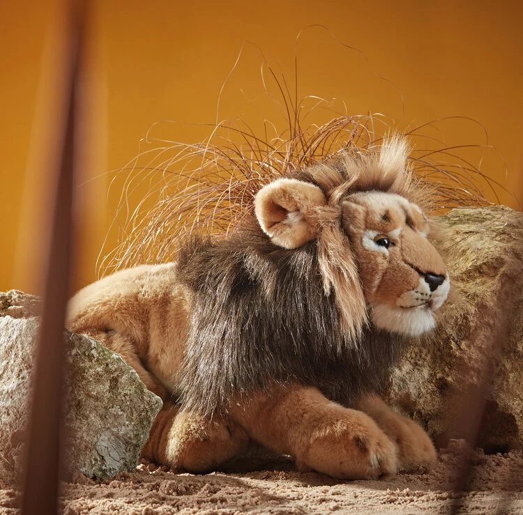 Living Nature Knuffel Leeuw Liggend 45 Cm 3 Living Nature Knuffel Leeuw Liggend 45 Cm - Afbeelding 3